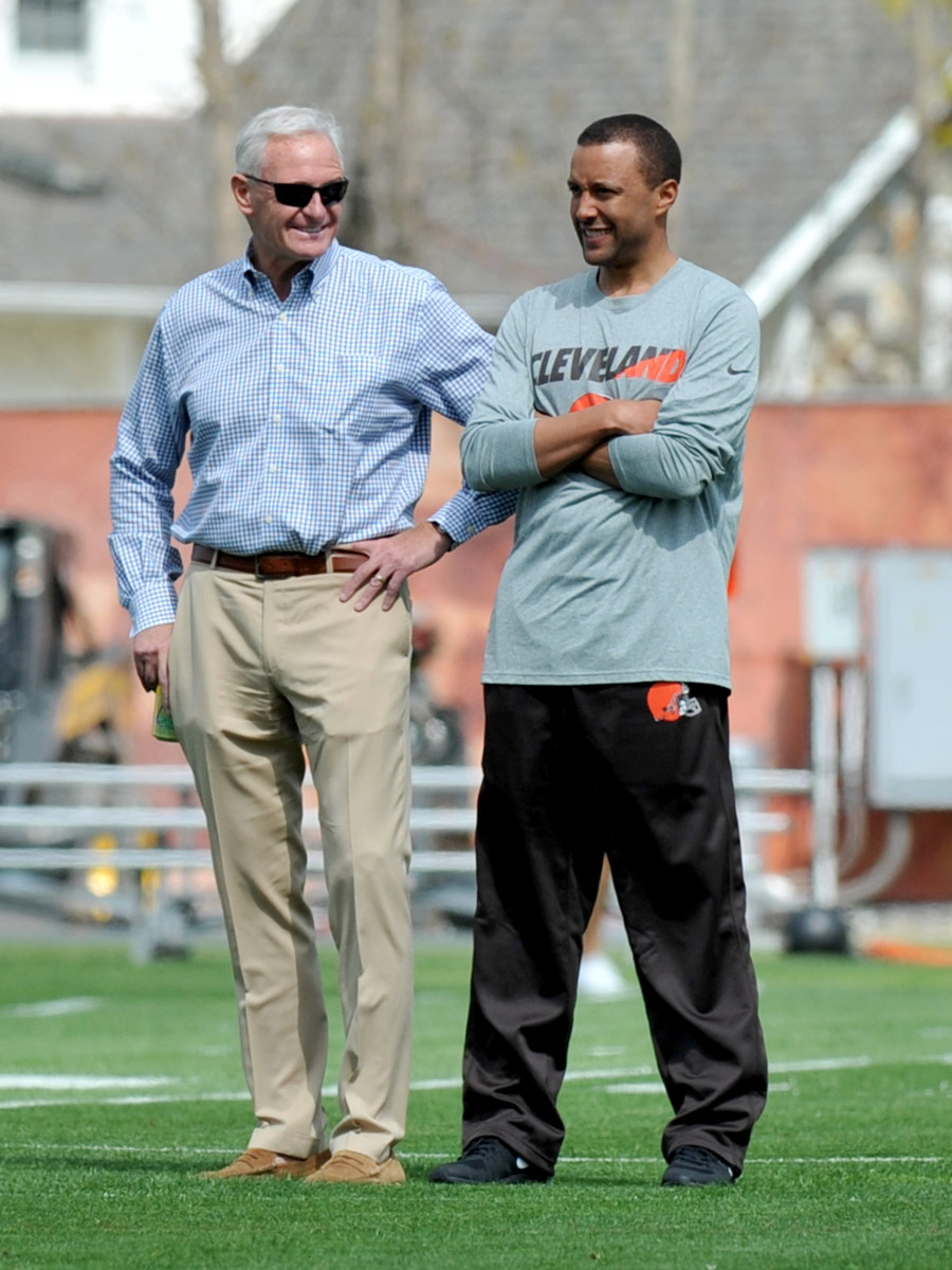 Browns owner Haslam with the former top Browns executive Brown, who is now team president of the Ravens. 